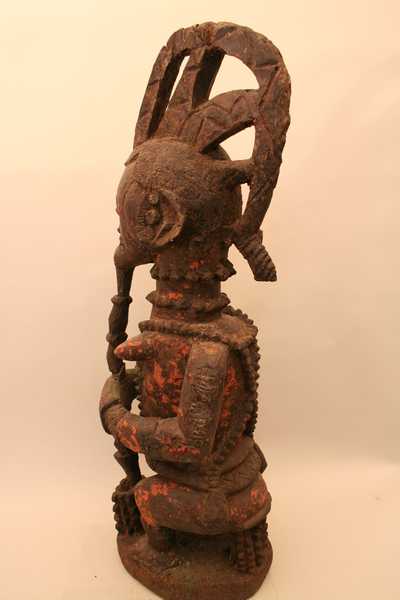 Idoma (statue), d`afrique : Nigéria., statuette Idoma (statue), masque ancien africain Idoma (statue), art du Nigéria. - Art Africain, collection privées Belgique. Statue africaine de la tribu des Idoma (statue), provenant du Nigéria., 1125/4275.Ancienne statue Idoma,appelée Ekwotame.Elle représente une ancêtre assise,recouverte de pigments noirs crouteuses  et symbolise l